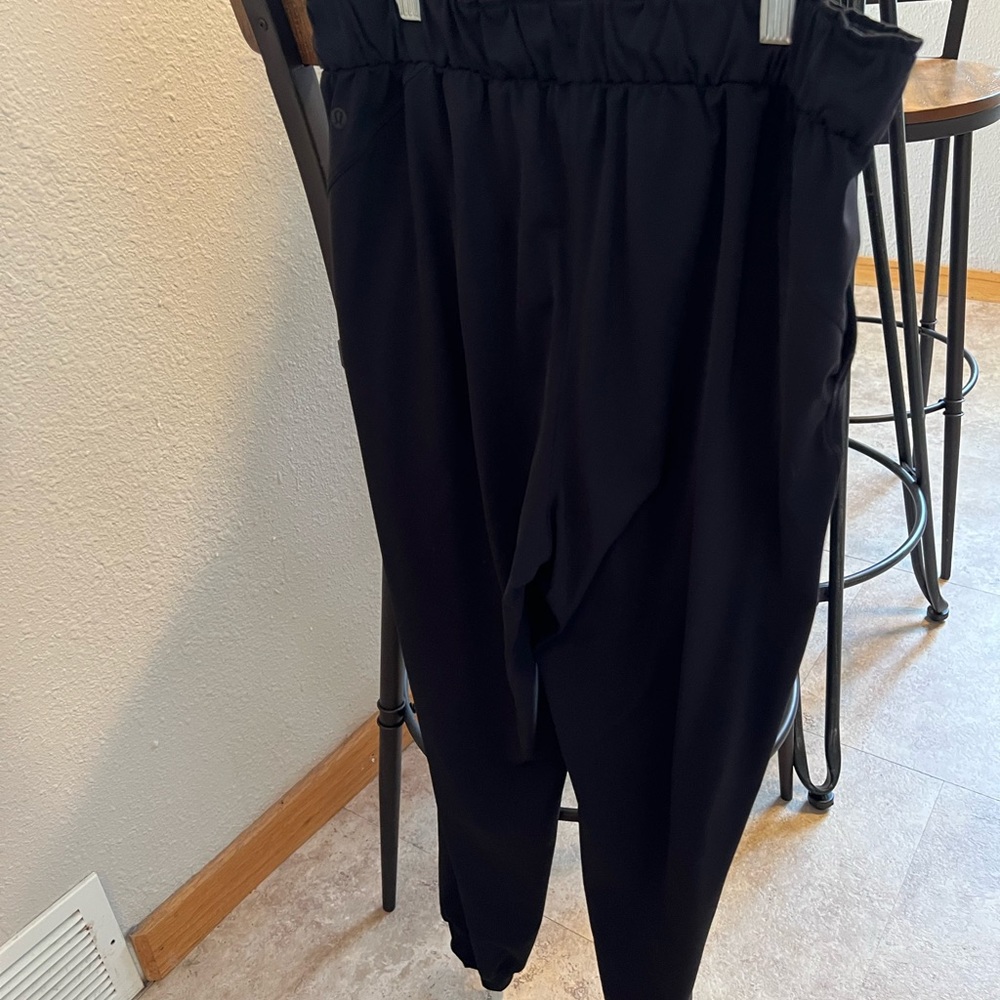 Lululemon stretch high-rise black joggers